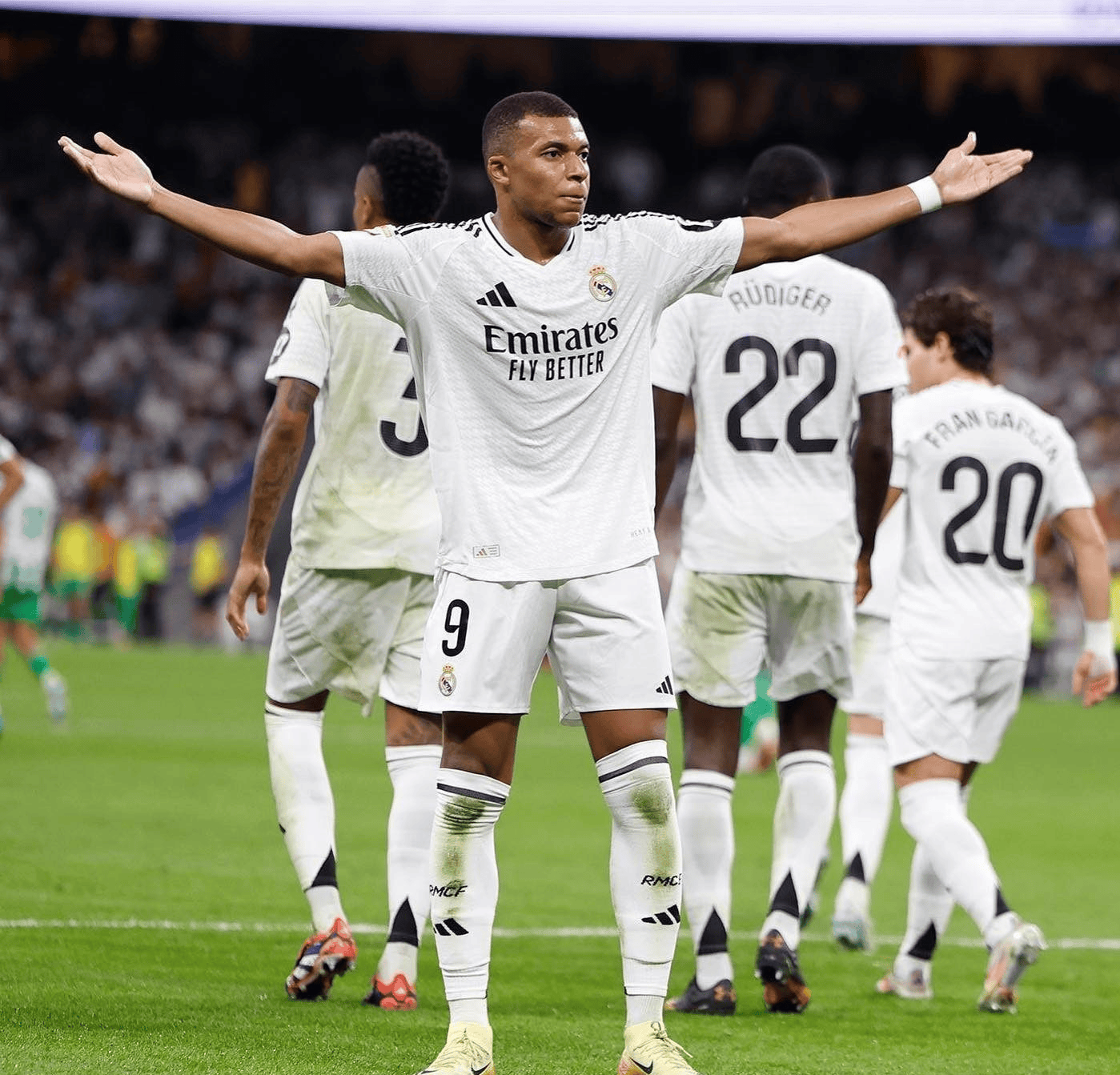 BB体育-包含Ning在皇家马德里比赛中大比分领先罗马门线救险，网友：今夜皇家马德里调整名单以备德甲的词条