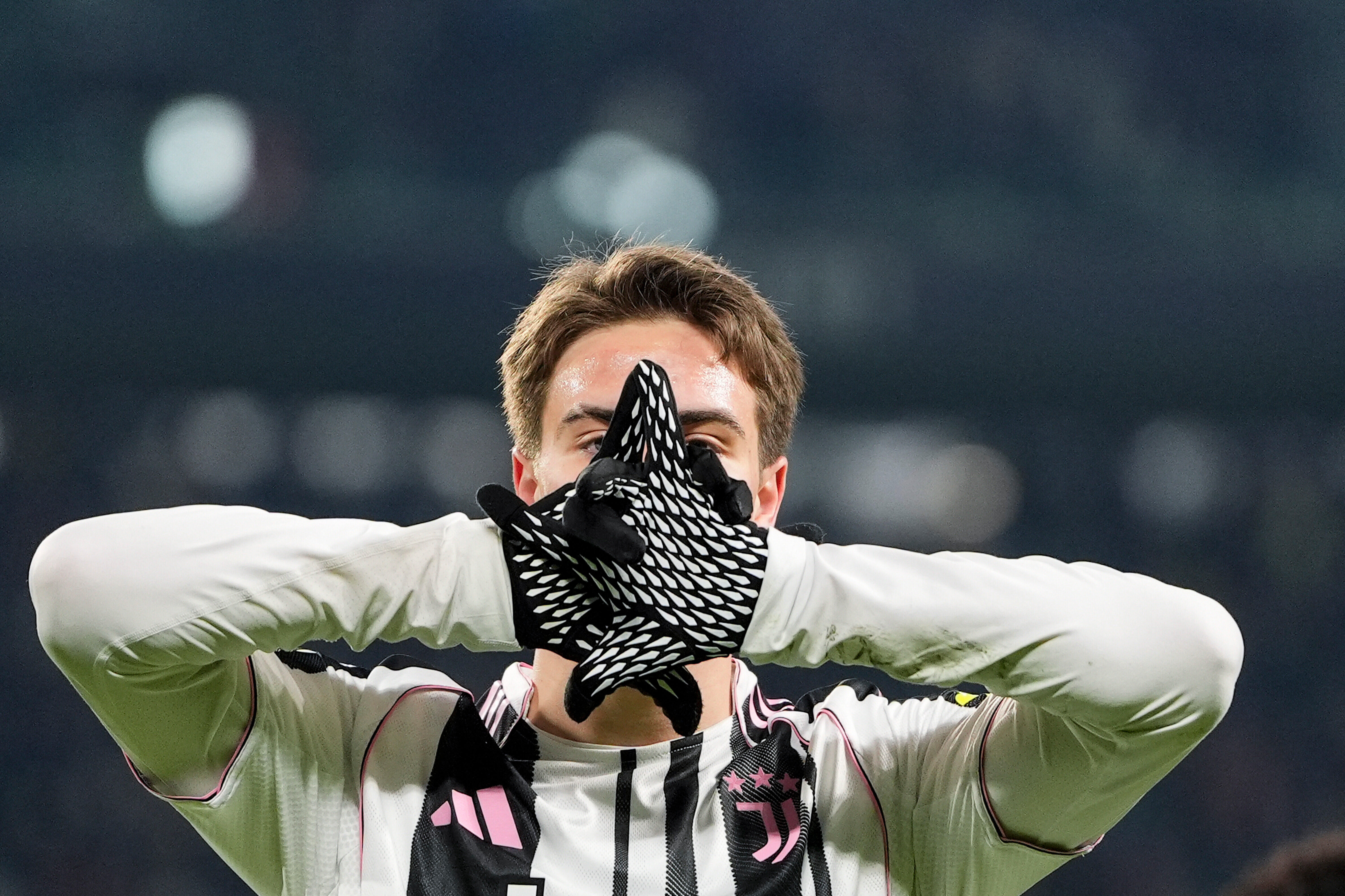 网页版地址-包含赛后罗马备战法甲尤文图斯清晨伤情更新，尼斯围绕社区盾战术微调瞬间刷屏的词条